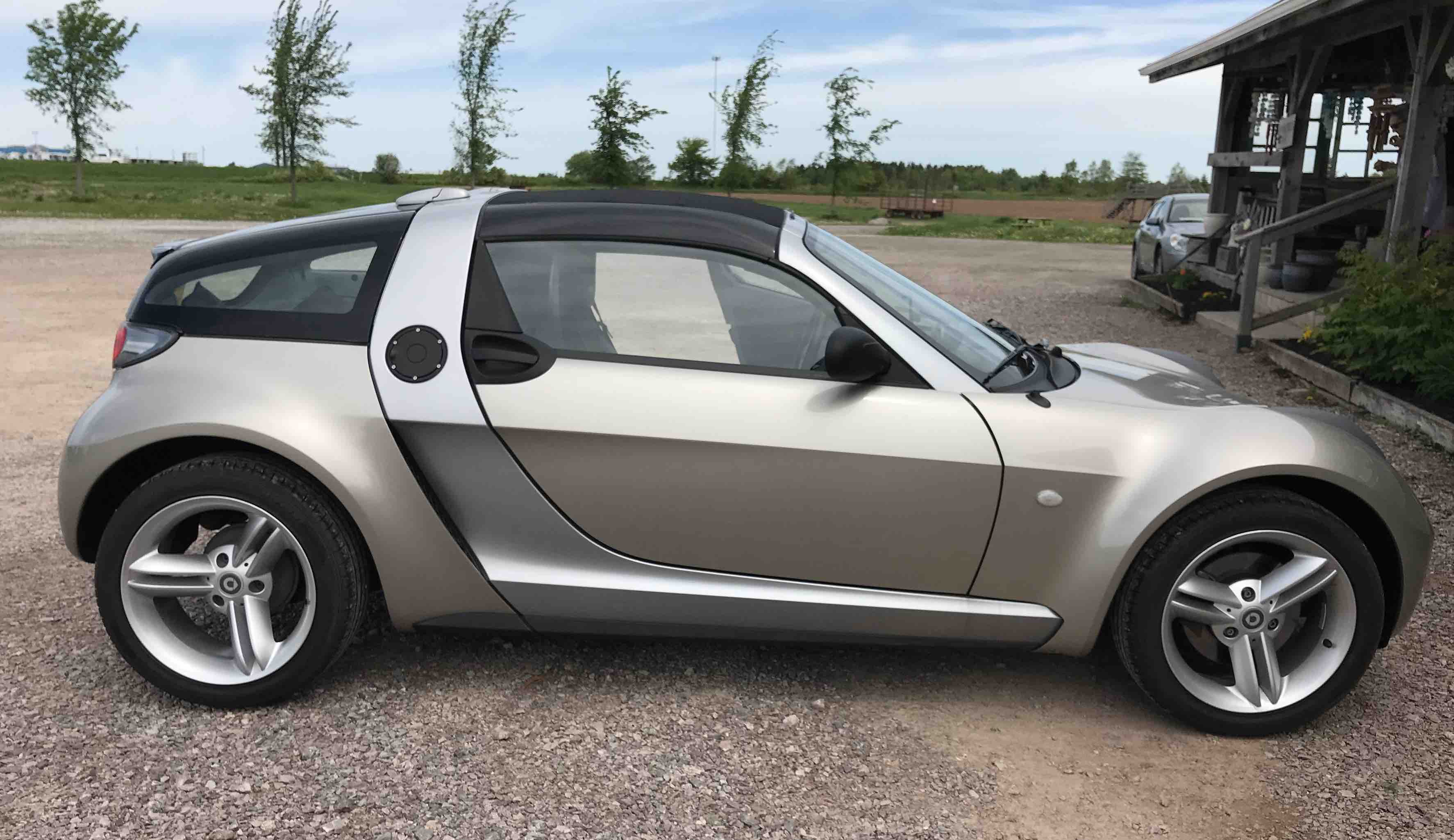 Intro: the first registered smart roadster in Canada